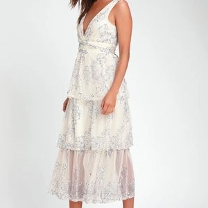 Lulus Viviana embroidered lace midi sleeveless dress